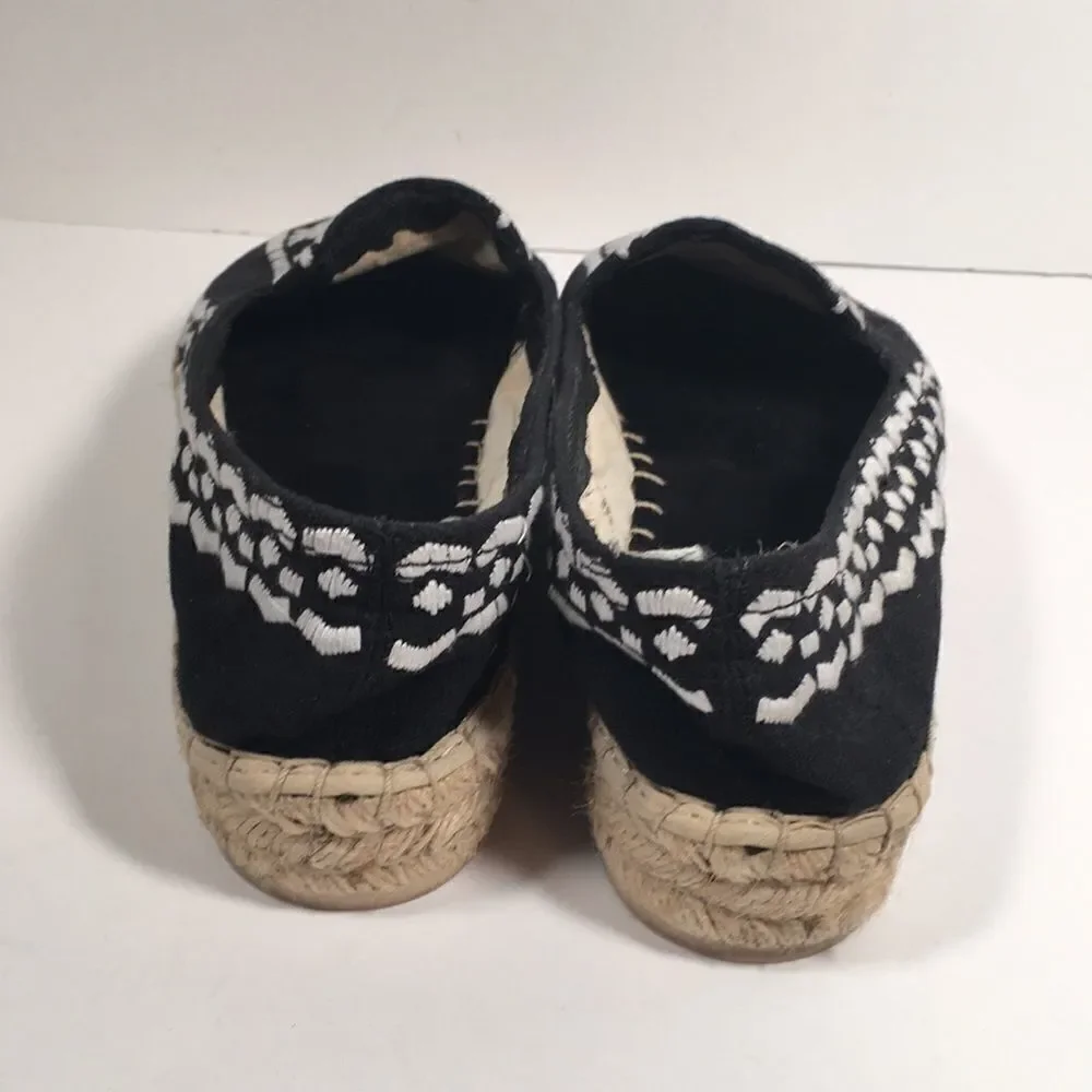 Gap Black and White canvas Espadrilles Sz 10